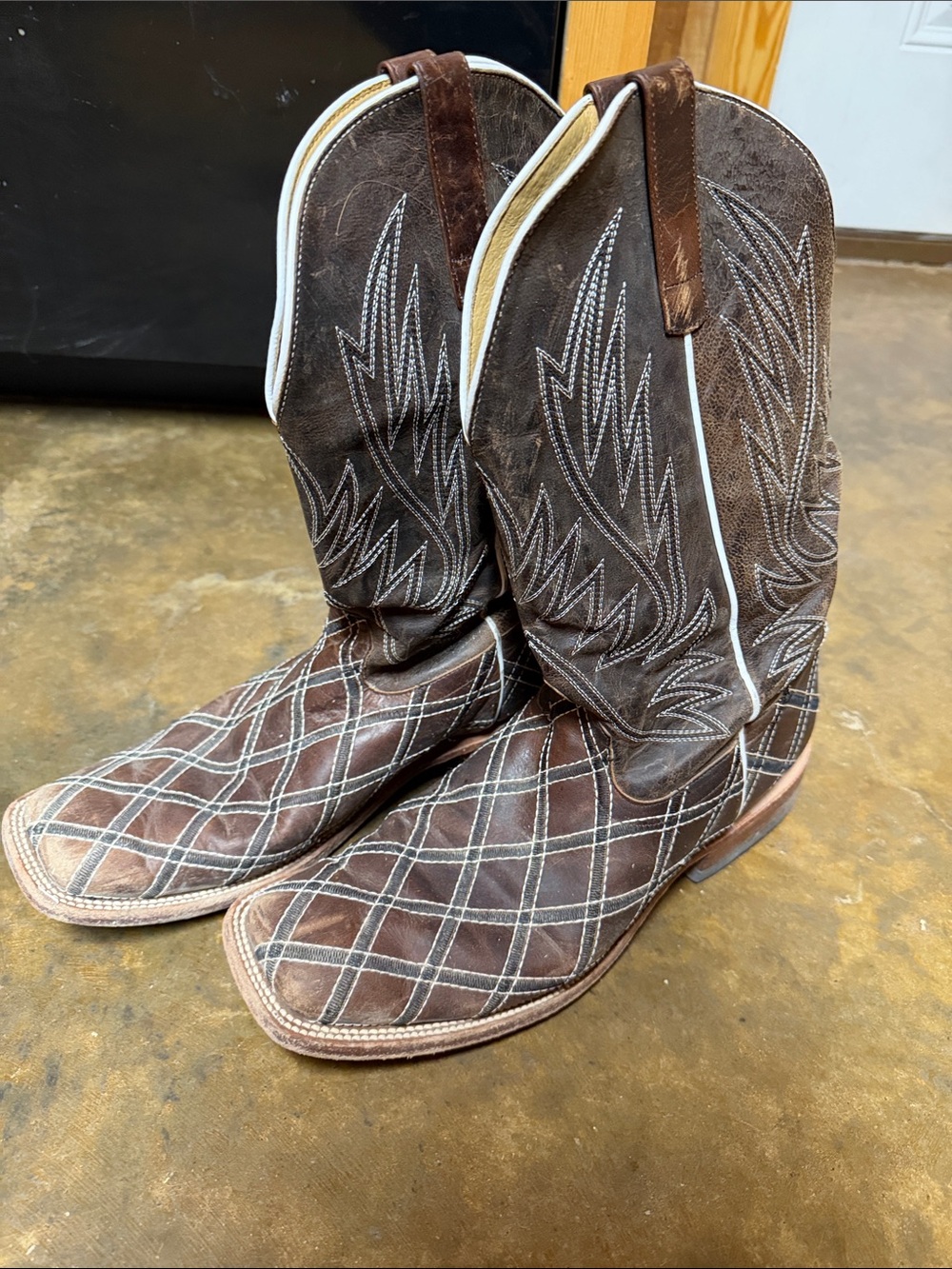 HP Brown Western Embroidered checkered Cowboy Boots
